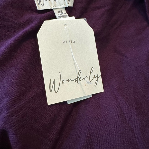 Wonderly Plus Size Tiered Tunic. Purple. Size 4X. V neck w/Buttons. Long sleeve - Picture 6 of 6